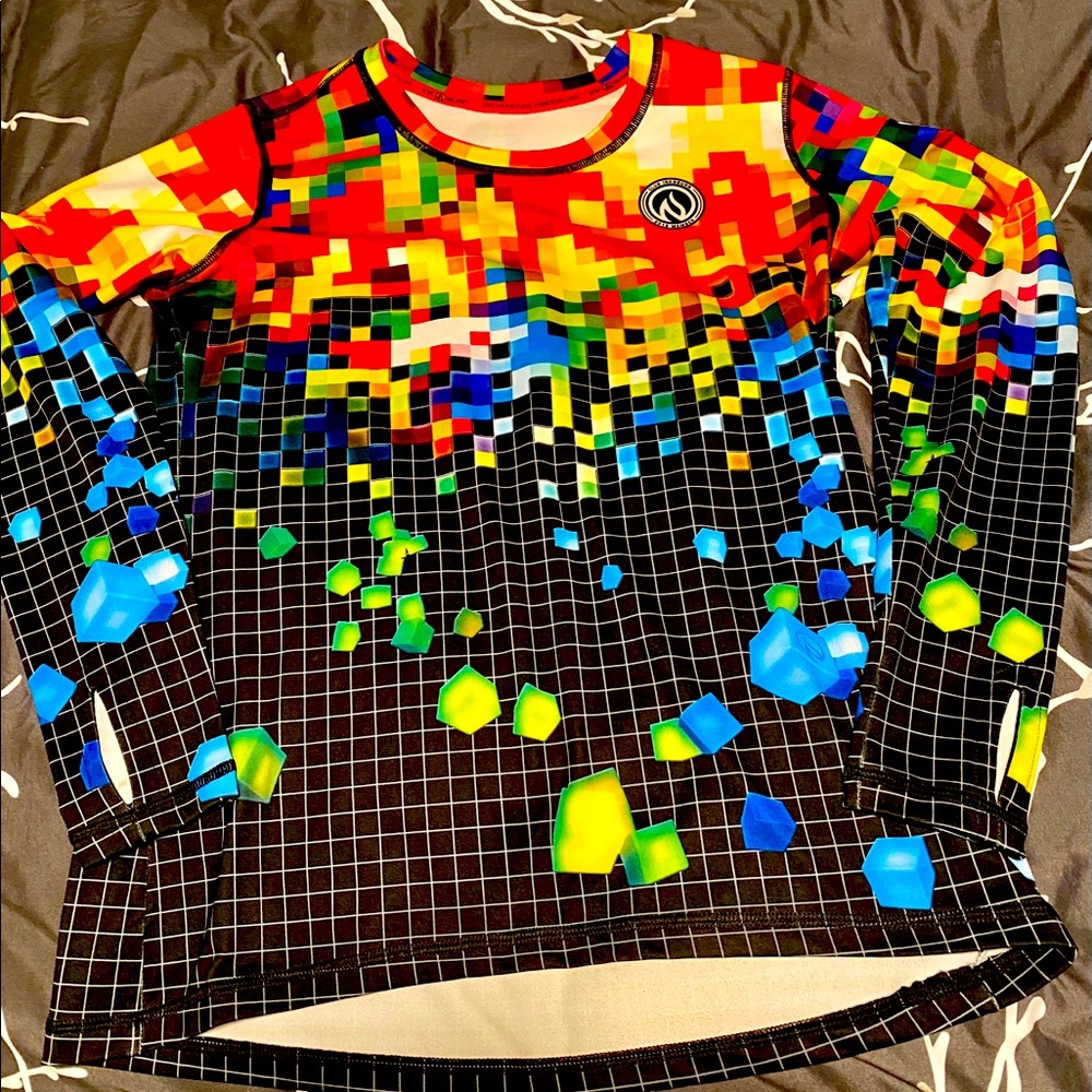 EUC Size Medium INKnBURN Pixel